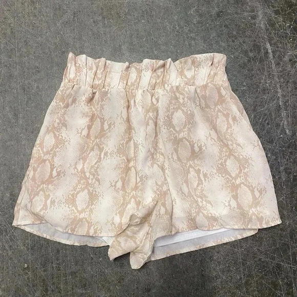 Altar’d State Snake Skin Print High Waisted Paperbag Shorts Beige/White Womens S - Picture 7 of 7